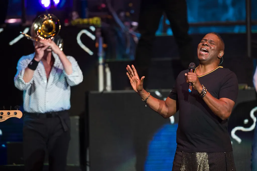 Chicago/EWF at the Pepsi Center (Photo courtesy of Daniel Petty/The Denver Post)