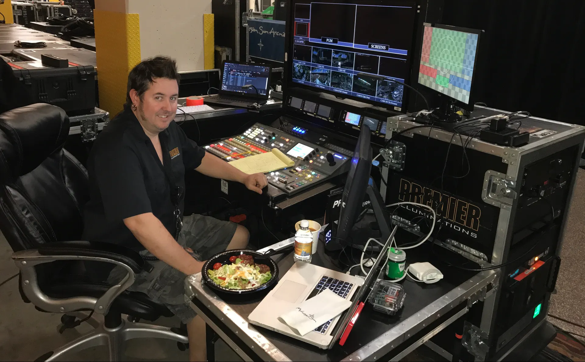 Chicago's video and special effects man at work (Photo credit Walfredo Reyes, Jc.)