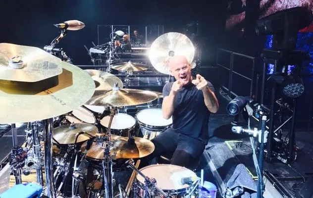 Tris greets Wally just before show time (Photo credit Walfredo Reyes, Jr.)
